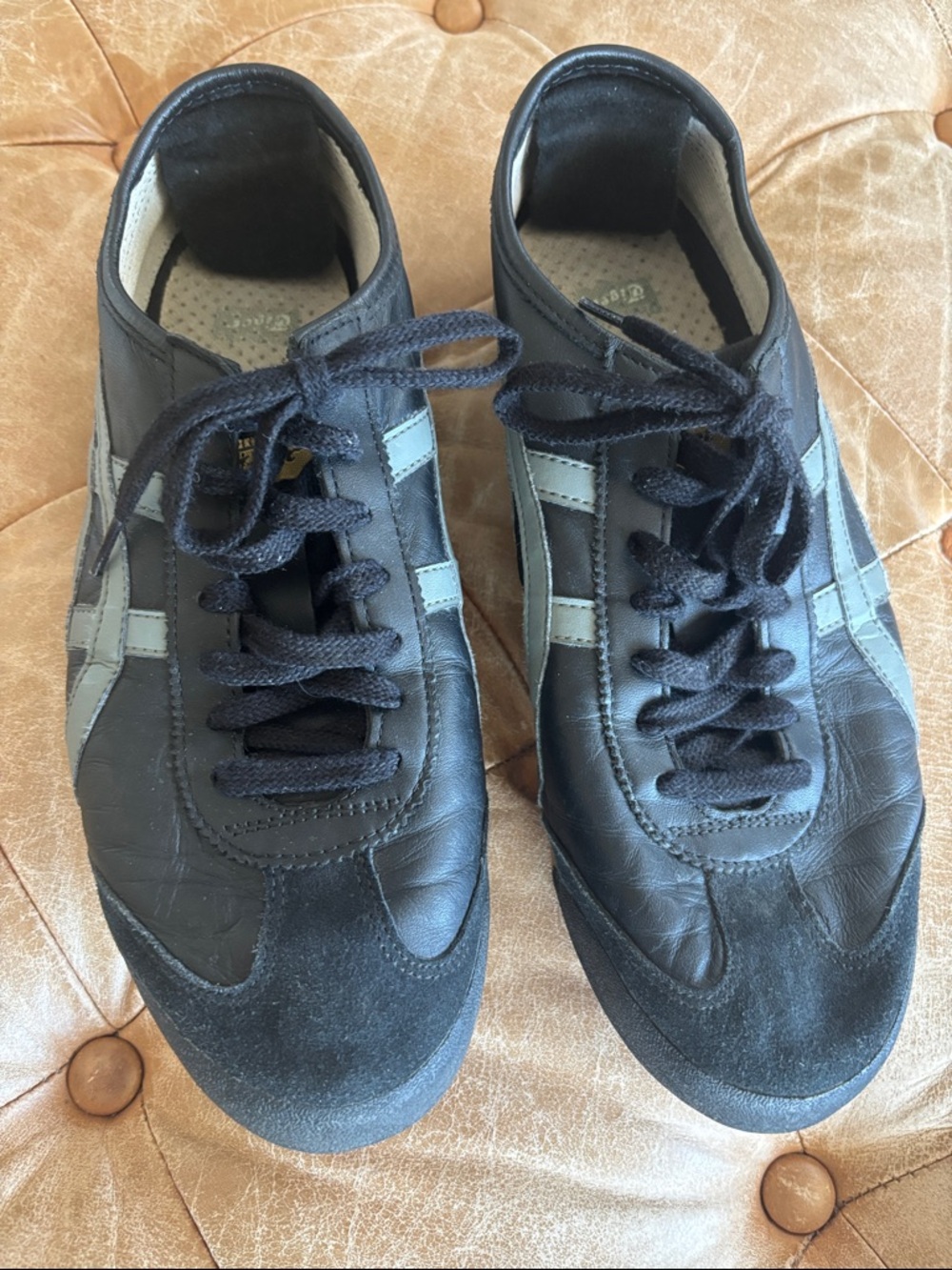 Onitsuka Tiger Mexico 66 Men's Black Leather Casual Sneakers with Gray Stripes